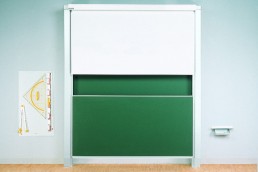 Pylone-mit-Rolleinwand